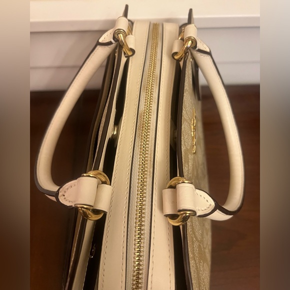 Coach Lillie Carryall In Signature Canvas - Picture 8 of 11